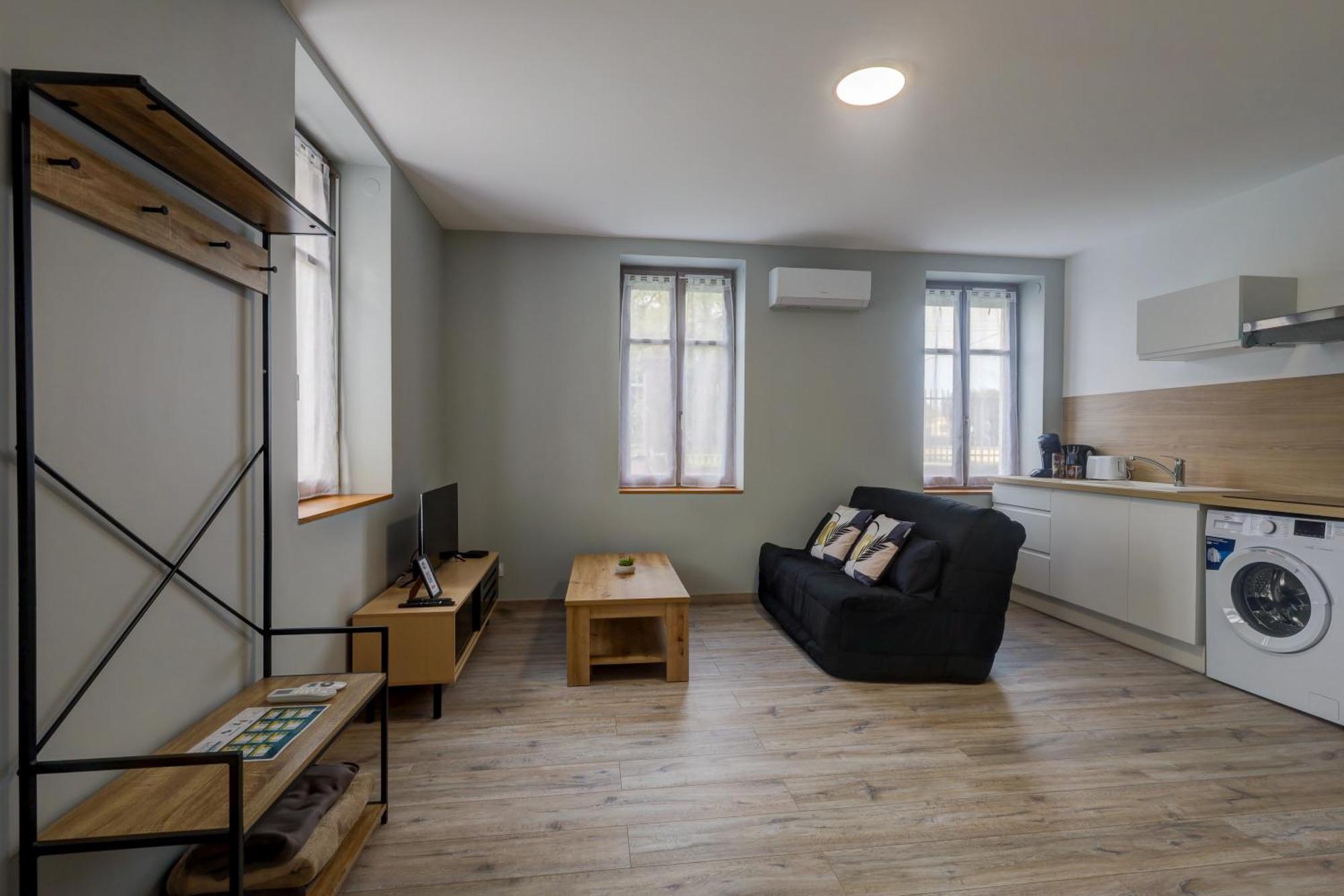Appartamento Le Westy 1 Hieres-Sur-Amby Esterno foto
