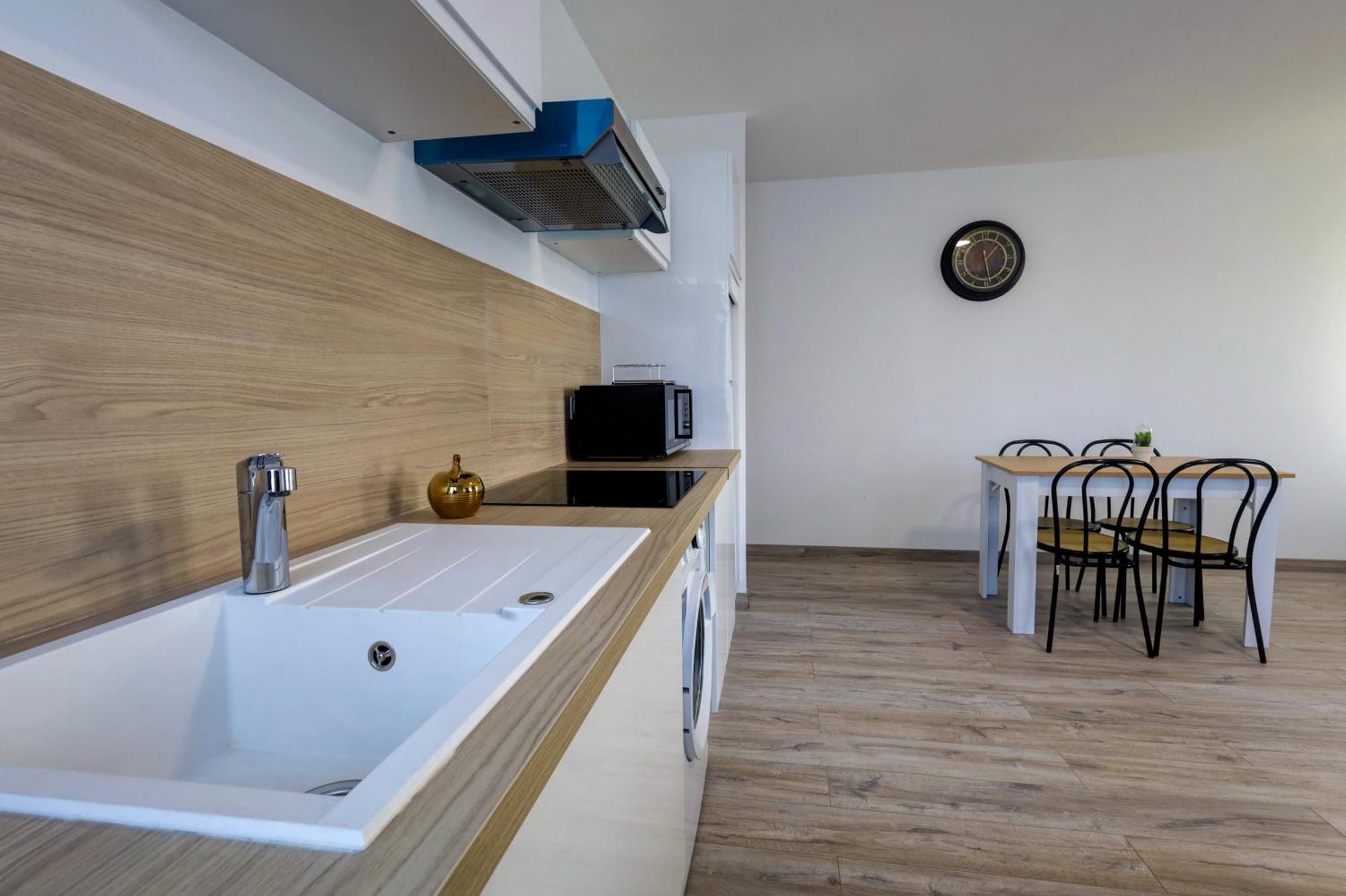 Appartamento Le Westy 1 Hieres-Sur-Amby Esterno foto