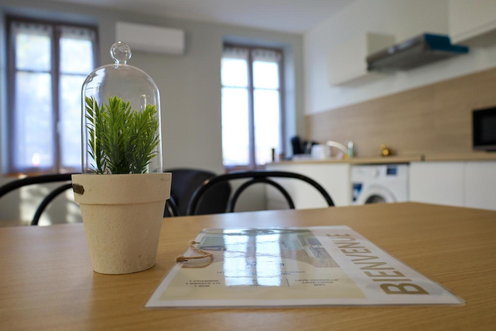 Appartamento Le Westy 1 Hieres-Sur-Amby Esterno foto
